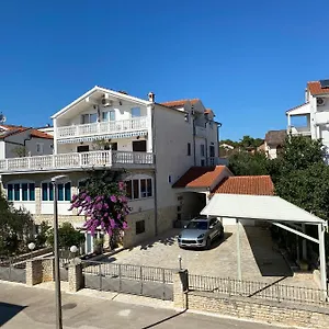 https://apartments-kraljev.hotelinzadar.com
